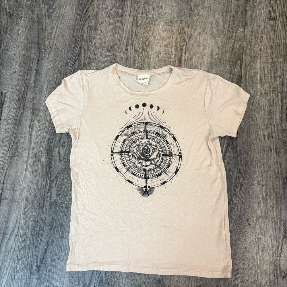 Graphic Modish Rebel Beige Short Sleeve Tee